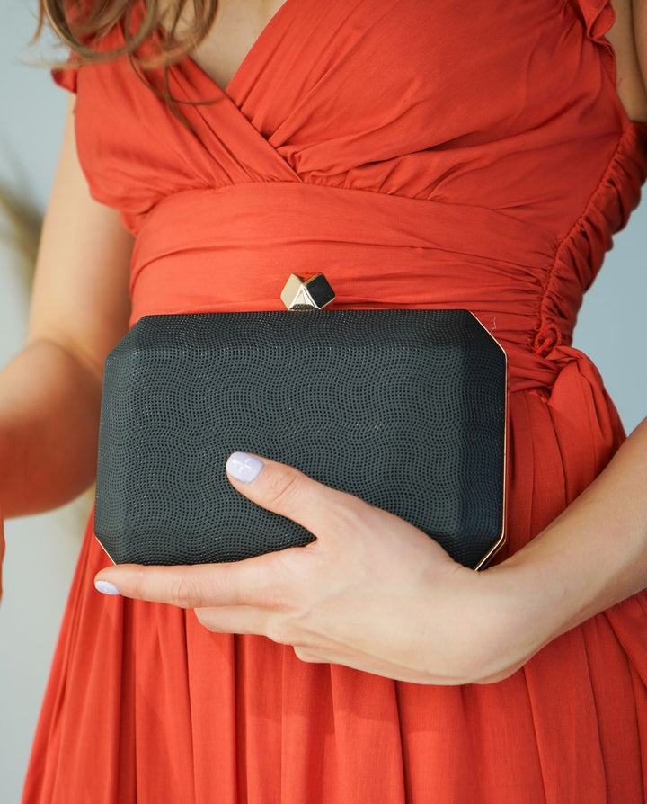 Clutch Antonieta Pequeño Octogonal con Broche Diamante Negro