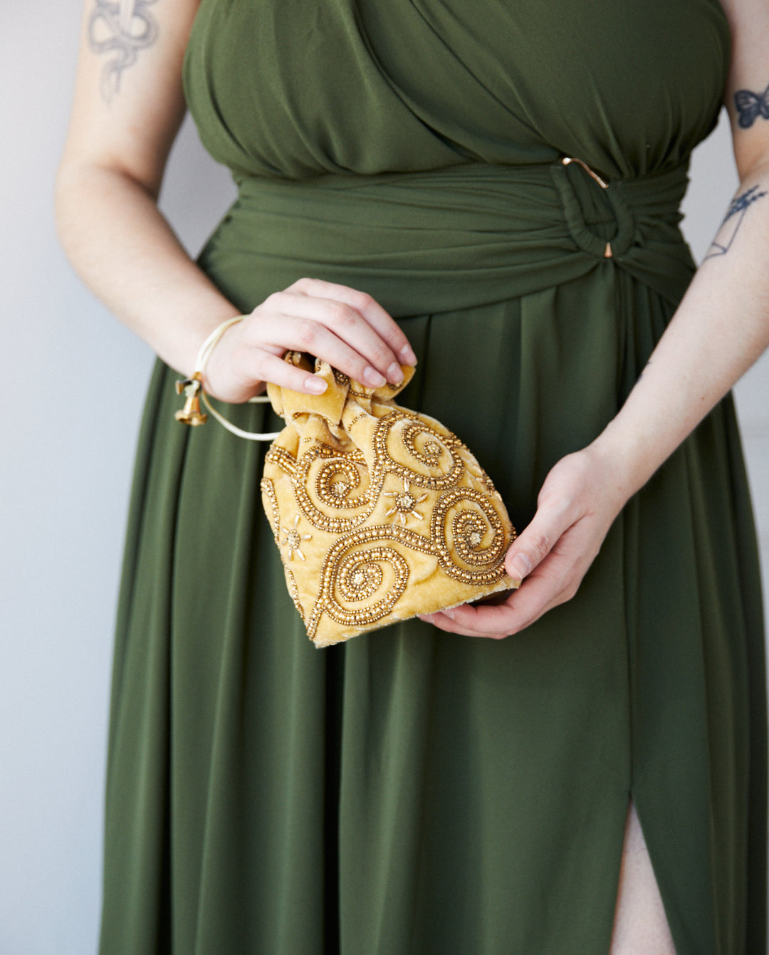 Bolso Indio Maya Terciopelo Gotas Dorado Claro