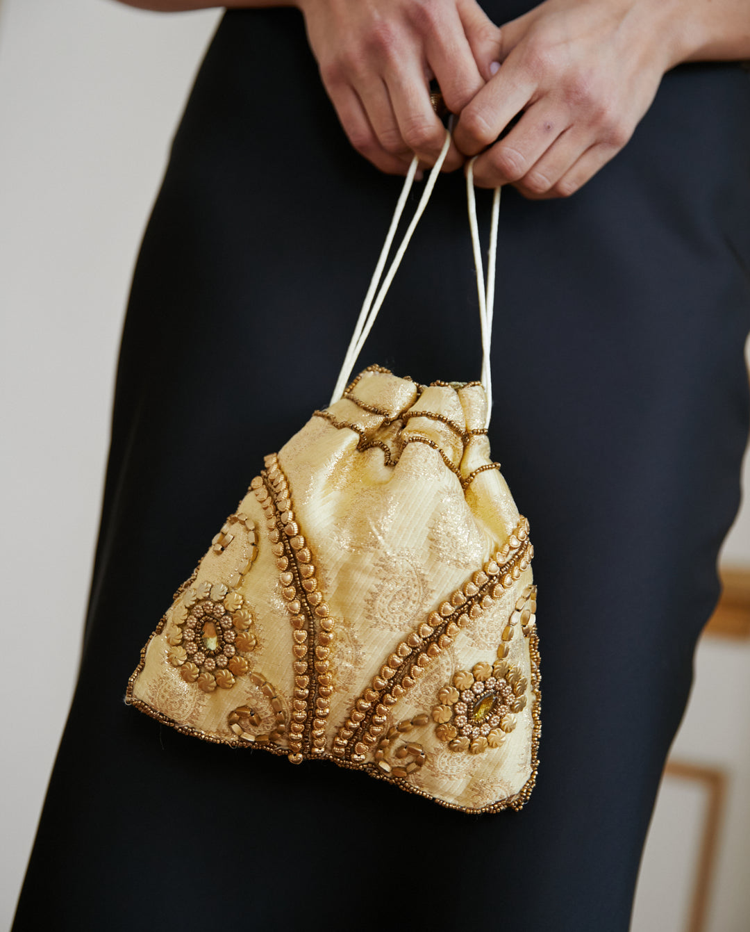 Bolso Saco Indio Nirali Dorado