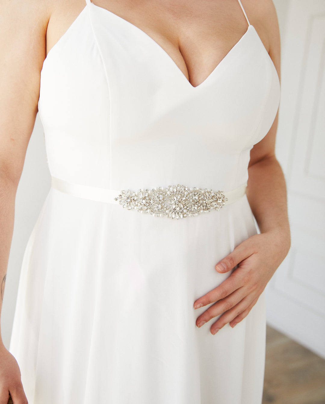 Cinturón Novia Ema Corto Plateado Cinta Ivory