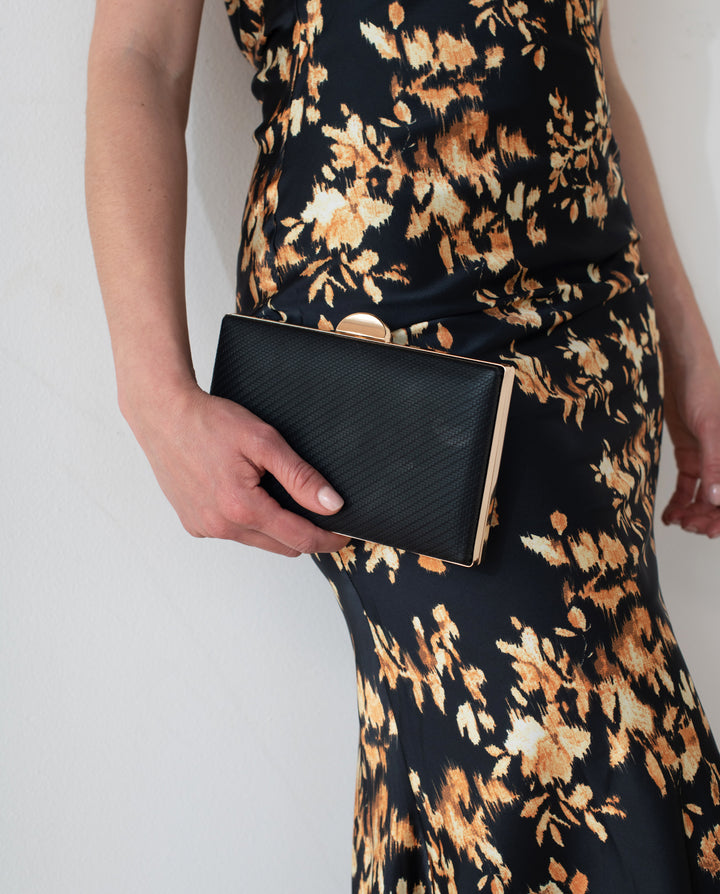 Clutch Isidora texturado Negro