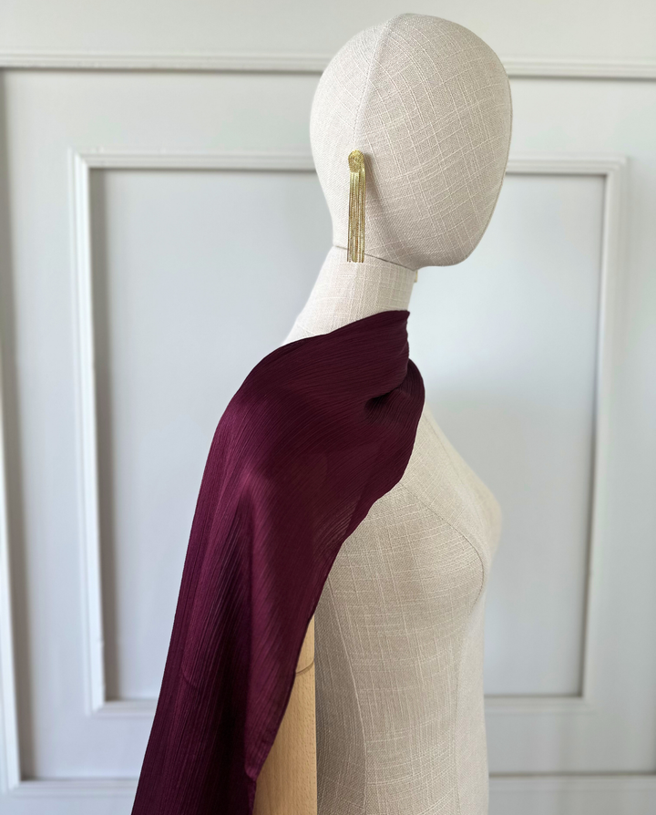 Maxi Pañuelo Antonia de Satín Plisado Burdeo