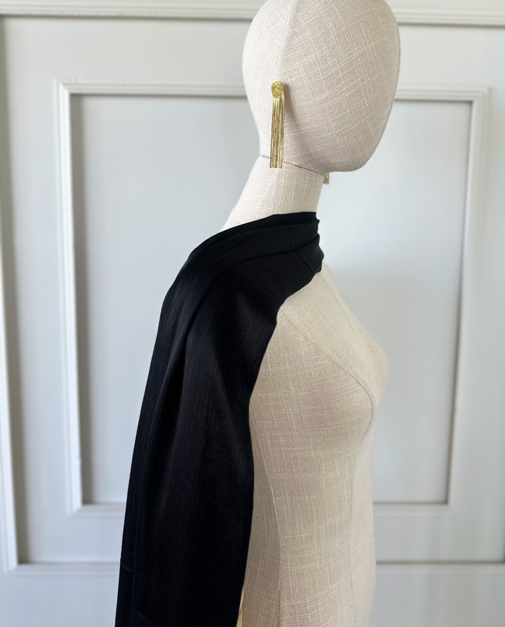 Maxi Pañuelo Antonia de Satín Plisado Negro