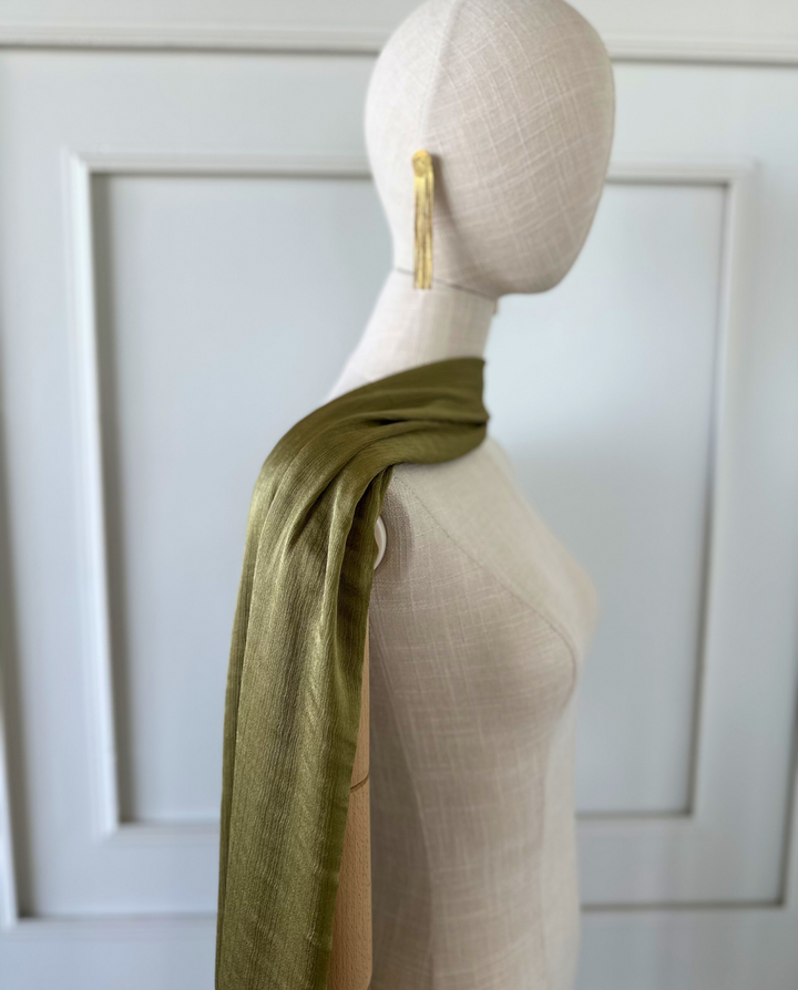 Maxi Pañuelo Antonia de Satín Plisado Verde Oliva