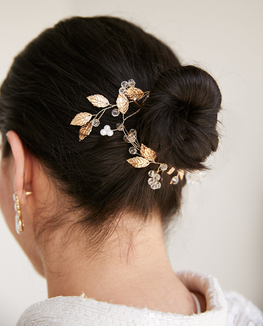 TOCADO DE NOVIA EVA HOJAS Y PERLAS TRANSPARENTES DORADO