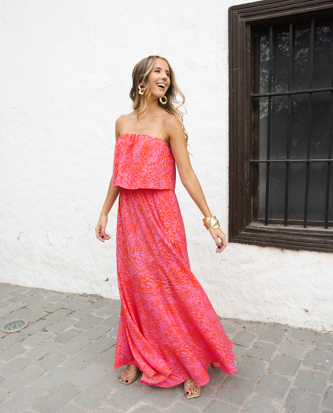 Vestido Largo de Fiesta Valentina Estampado Fondo Rojo y Fucsia