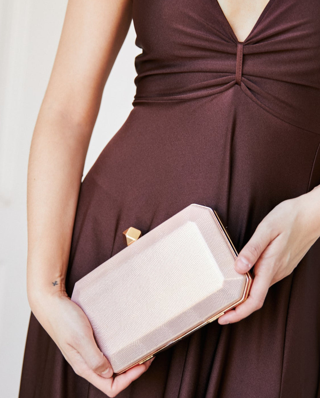 Clutch Antonieta Octogonal con Broche Diamante Rose Gold