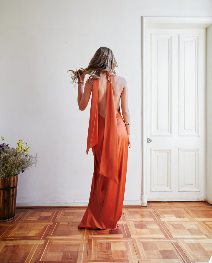 Vestido Largo de Fiesta Budapest Escote Drapeado Terracota