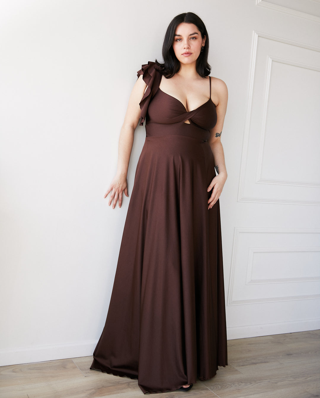 Vestido Largo de Fiesta Sole un Hombro Chocolate