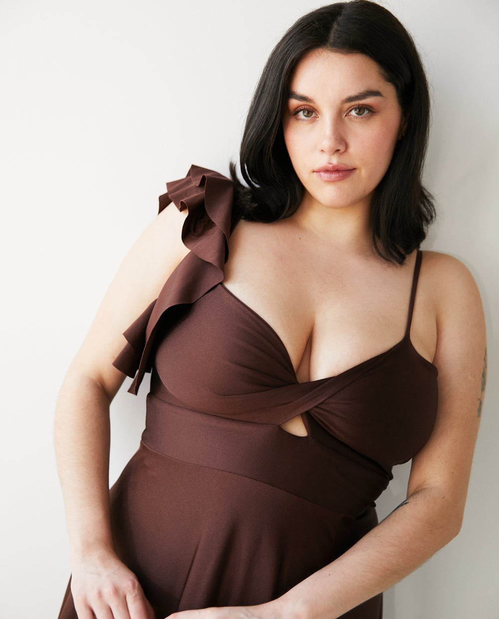 Vestido Largo de Fiesta Sole un Hombro Chocolate
