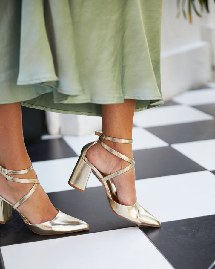 Zapato de Fiesta Málaga Cuero Dorado