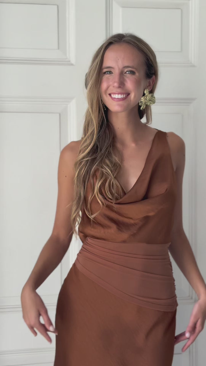 Vestido Largo de Fiesta Clarisa Drapeado Camel