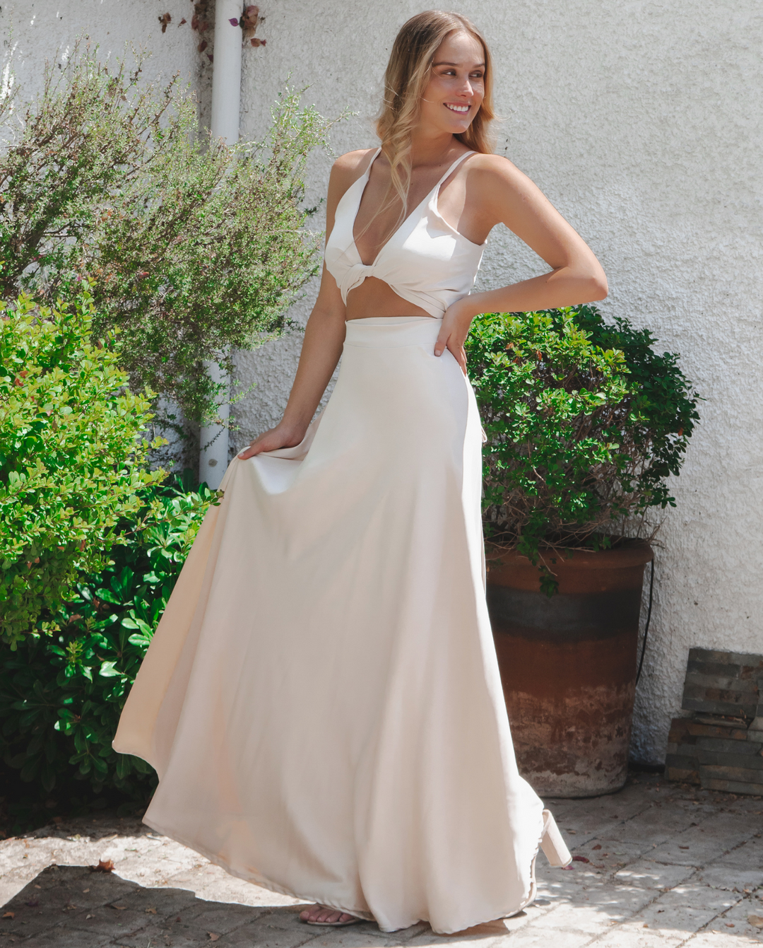 CROP TOP IGNACIA SIN MANGA Y LAZO SATIN CHAMPAGNE