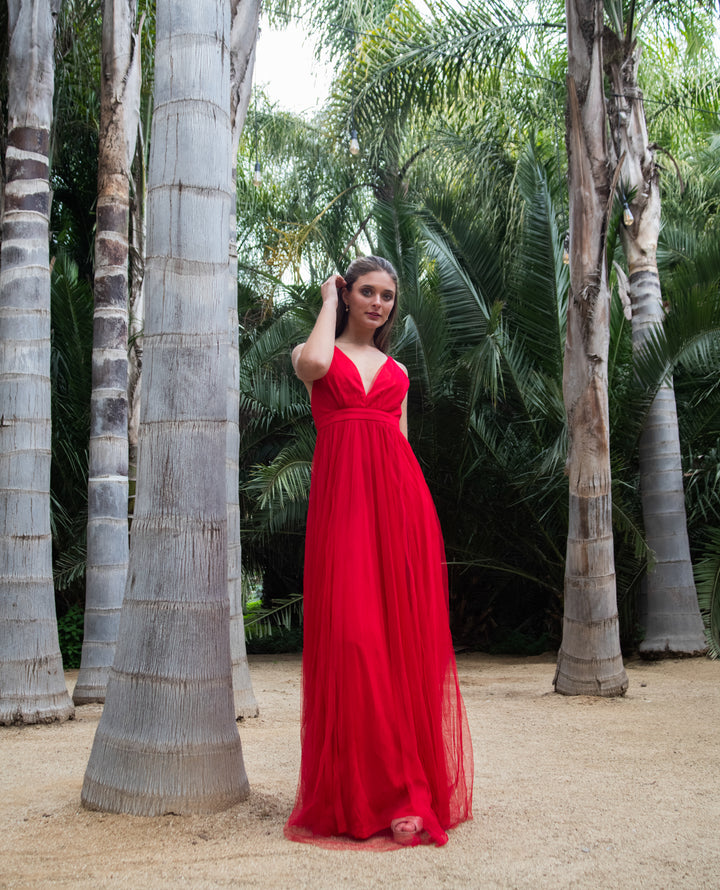 VESTIDO DE FIESTA LARGO LAURA TUL ESCOTE MEDIO ROJO