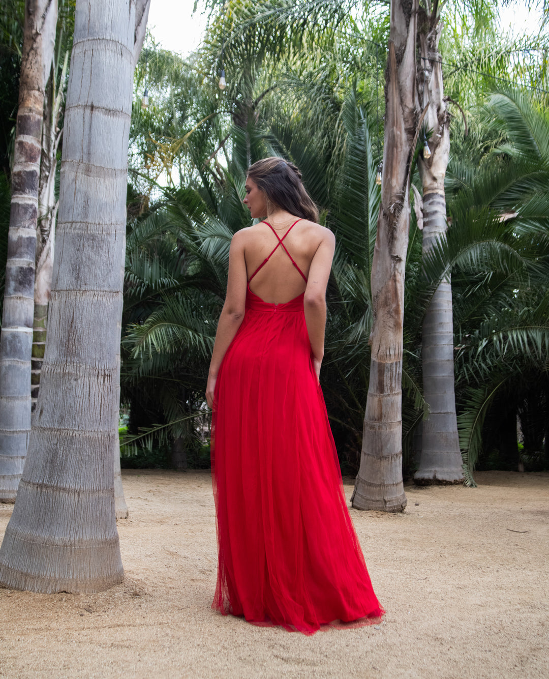 VESTIDO DE FIESTA LARGO LAURA TUL ESCOTE MEDIO ROJO