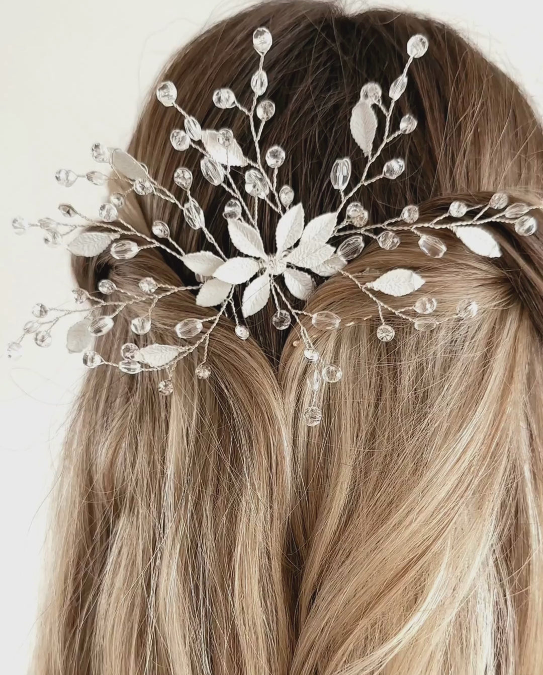 WHITE BRIDAL HEADDRESS COMB FLOWERS AND LEAVES
